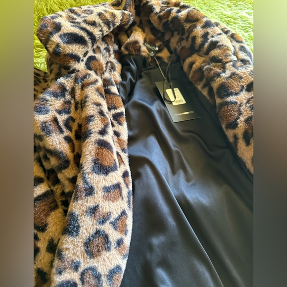 Fashion Nova Brand New Faux Fur Coat - Picture 6 of 8